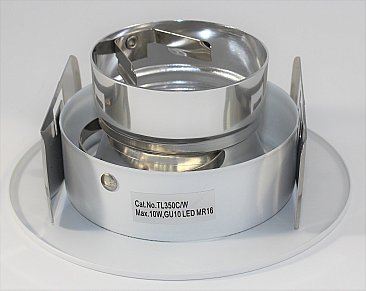 3-1/2" FIXED CHROME REFLECTOR/WHITE TRIM