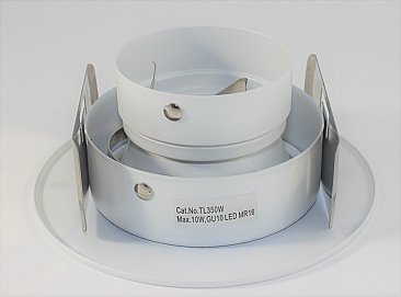 3-1/2" FIXED WHITE REFLECTOR/WHITE TRIM