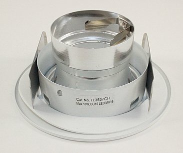 3-1/2" WHITE PIN HOLE 2" OPENING CHROME REFLECTOR