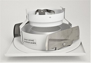 3-1/2" SQUARE HAZE REFLECTOR/WHITE TRIM - ADJUSTABLE SOCKET